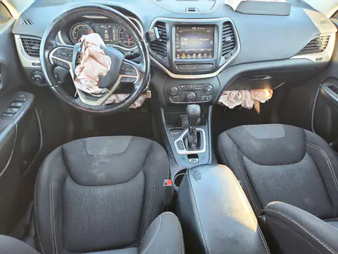 1C4PJLCB6HW559281 — 2017 Jeep Cherokee, фото 8 с аукциона Copart, Передняя часть