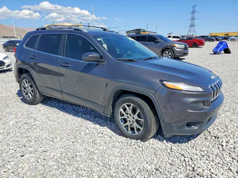1C4PJLLB5JD612232 — 2018 Jeep Cherokee, фото 4 с аукциона Copart 30.09.2026, Вандализм