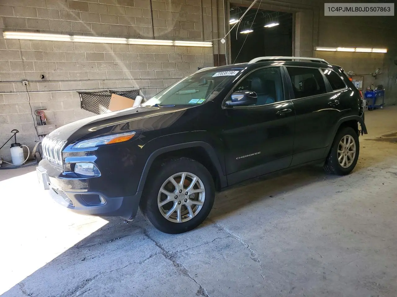 2018 Jeep Cherokee Latitude Plus VIN 1C4PJMLB0JD507863 фото 1