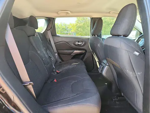 2019 Jeep Cherokee Latitude VIN 1C4PJLCB7KD485307 фото 11