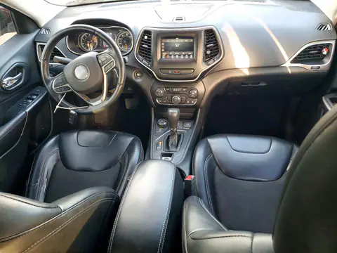 1C4PJMLB9KD253071 — 2019 Jeep Cherokee, фото 8 с аукциона Copart, Передняя часть