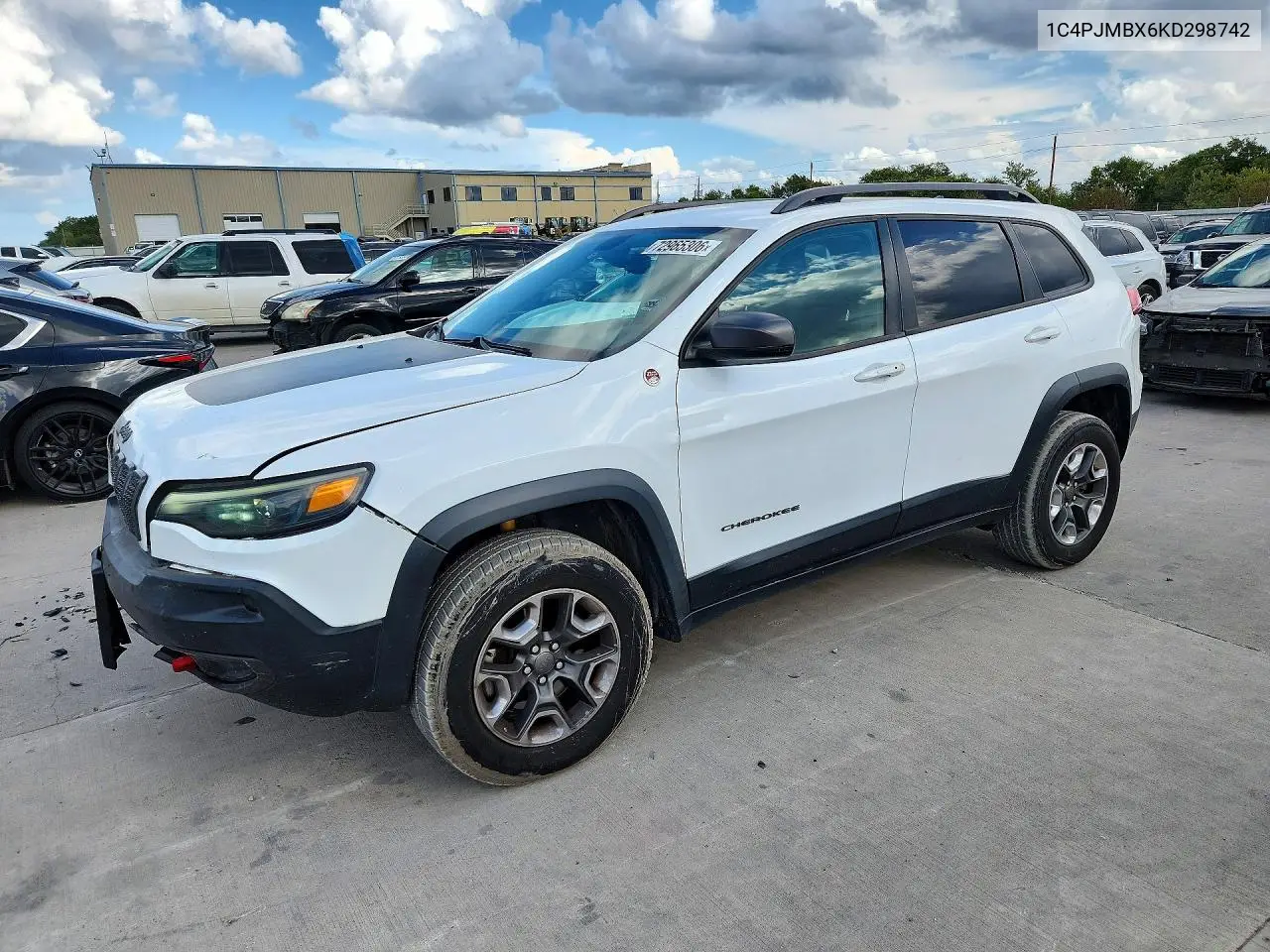 1C4PJMBX6KD298742 Jeep Cherokee 2019 — повреждение Передняя часть, фото до ремонта