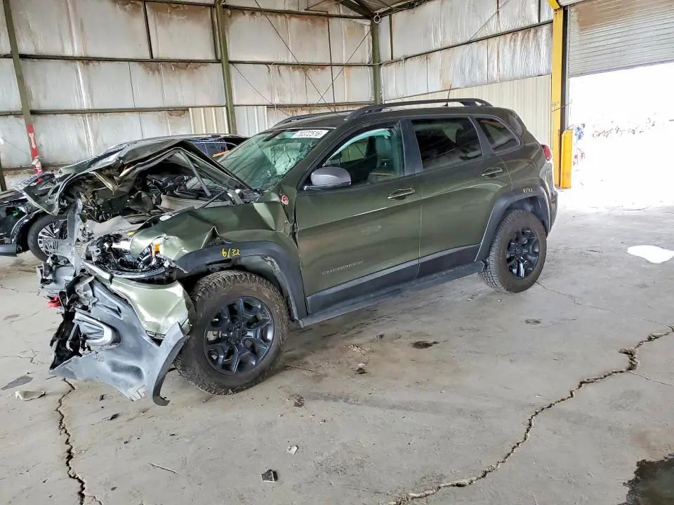 1C4PJMBN6LD528733 Jeep Cherokee 2020 — повреждение Передняя часть, фото до ремонта