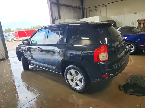 2012 Jeep Compass Sport VIN 1C4NJCBA2CD573828 фото 2