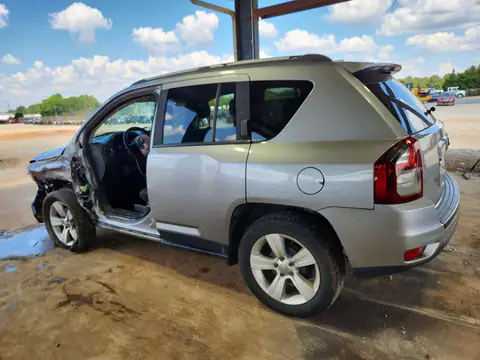 1C4NJCBA4GD634053 — 2016 Jeep Compass, фото 2 с аукциона Copart 30.09.2026, Боковая часть