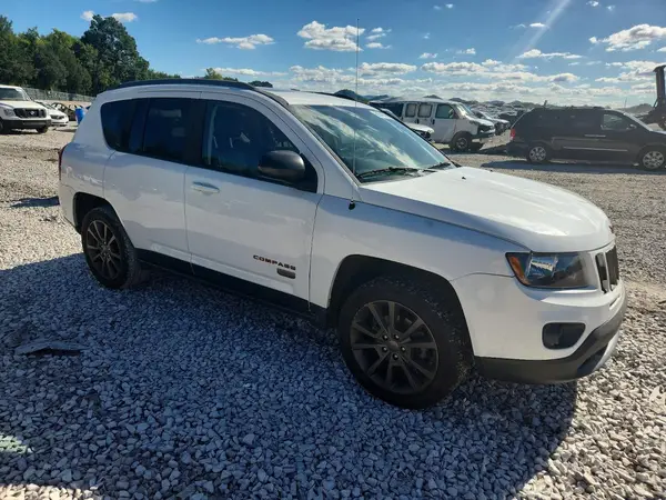 1C4NJCBB9GD711668 — 2016 Jeep Compass, фото 4 с аукциона Copart, Передняя часть