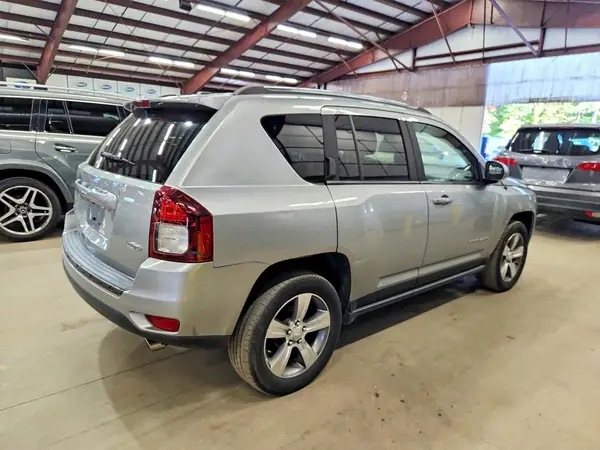 1C4NJDEB6GD733712 — 2016 Jeep Compass, фото 3 с аукциона Copart 13.10.2026, Подтопление