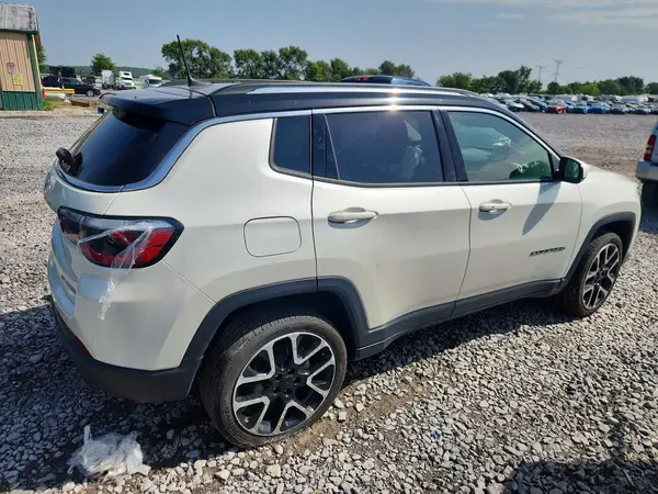 3C4NJDCB7HT656685 — 2017 Jeep Compass, фото 3 с аукциона Copart, Боковая часть