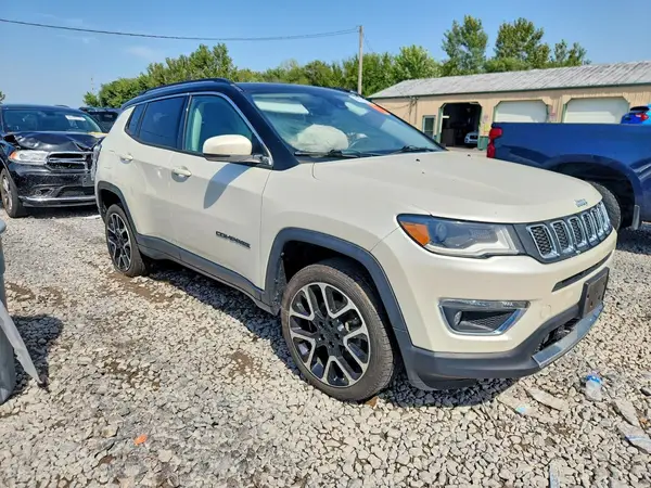 3C4NJDCB7HT656685 — 2017 Jeep Compass, фото 4 с аукциона Copart, Боковая часть