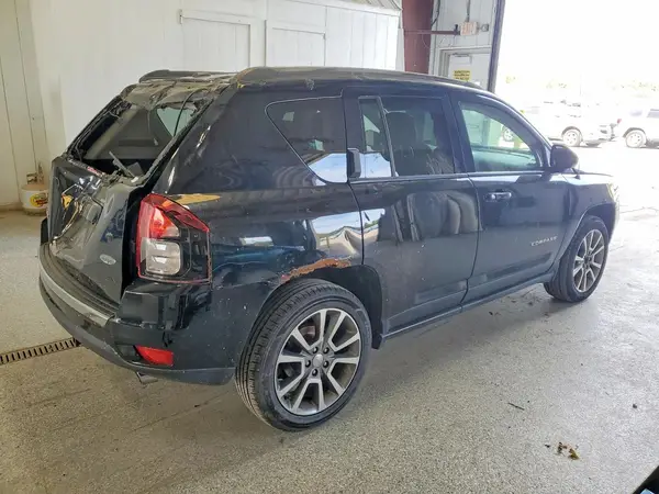 1C4NJDEB1HD163653 — 2017 Jeep Compass, фото 3 с аукциона Copart, Задняя часть