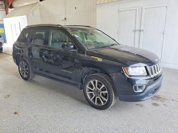 1C4NJDEB1HD163653 — 2017 Jeep Compass, фото 4 с аукциона Copart, Задняя часть