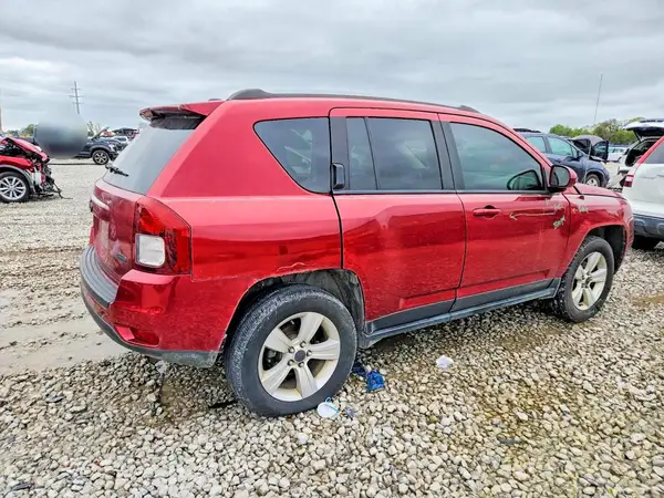 1C4NJDEB3HD105141 — 2017 Jeep Compass, фото 3 с аукциона Copart, Передняя часть