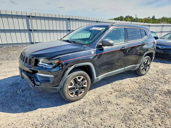 3C4NJDDB8HT647122 — 2017 Jeep Compass, Передняя часть (Front End), фото до ремонта