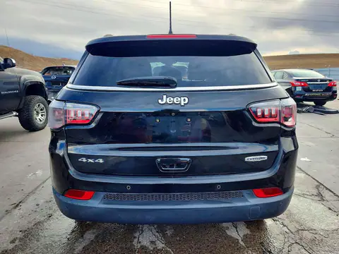 3C4NJDBB0HT640703 — 2017 Jeep Compass, Задняя часть, фото до ремонта