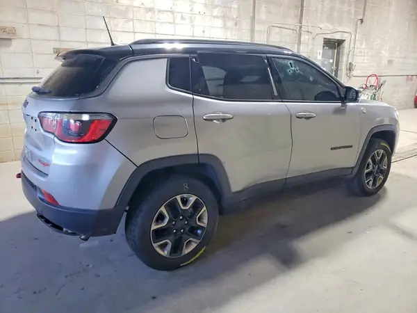3C4NJDDB9JT207349 — 2018 Jeep Compass, фото 3 с аукциона Copart 01.10.2026, Град