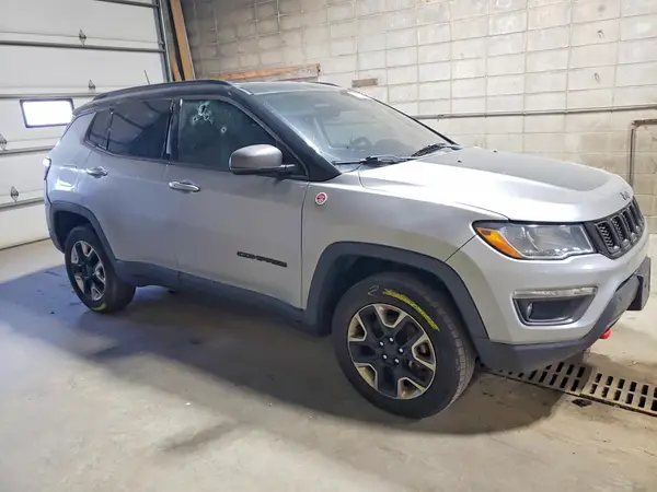 3C4NJDDB9JT207349 — 2018 Jeep Compass, фото 4 с аукциона Copart 01.10.2026, Град