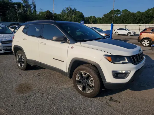 3C4NJDDB3JT270690 — 2018 Jeep Compass, фото 4 с аукциона Copart 01.10.2026, Задняя часть