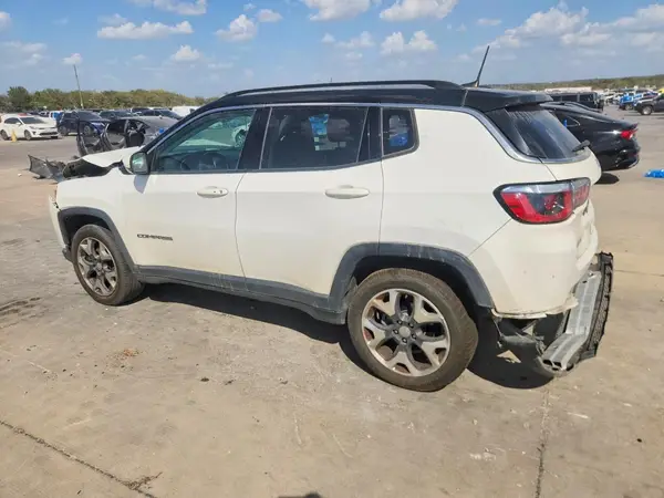 3C4NJDCB3JT222110 — 2018 Jeep Compass, фото 2 с аукциона Copart, Задняя часть
