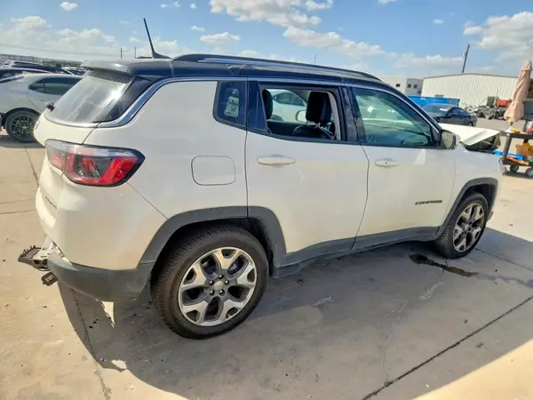 3C4NJDCB3JT222110 — 2018 Jeep Compass, фото 3 с аукциона Copart, Задняя часть