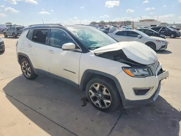 3C4NJDCB3JT222110 — 2018 Jeep Compass, фото 4 с аукциона Copart, Задняя часть