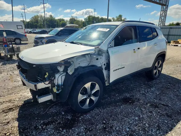 3C4NJDBB0JT179153 — 2018 Jeep Compass, Передняя часть (Front End), фото до ремонта