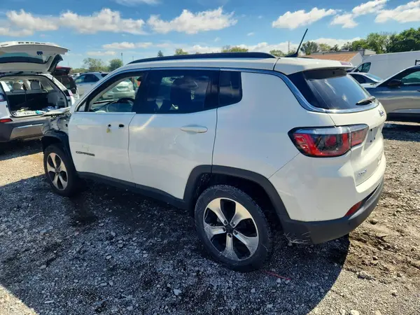 3C4NJDBB0JT179153 — 2018 Jeep Compass, фото 2 с аукциона Copart, Передняя часть