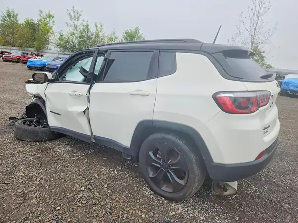 3C4NJDBB5JT395354 — 2018 Jeep Compass, фото 2 с аукциона Copart, Ходовая часть