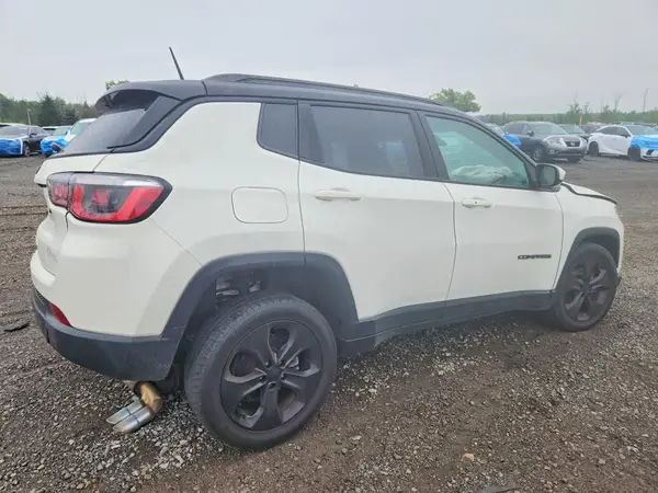 3C4NJDBB5JT395354 — 2018 Jeep Compass, фото 3 с аукциона Copart, Ходовая часть