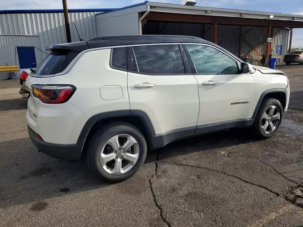 3C4NJDBB3JT103510 — 2018 Jeep Compass, фото 3 с аукциона Copart, Передняя часть