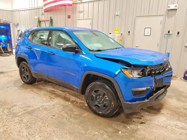 3C4NJDAB1JT190759 — 2018 Jeep Compass, фото 4 с аукциона Copart, Передняя часть