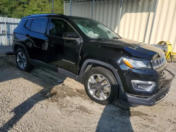 3C4NJCCB5JT122536 — 2018 Jeep Compass, фото 4 с аукциона Copart, Передняя часть