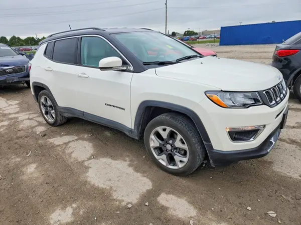 3C4NJDCB1JT299266 — 2018 Jeep Compass, фото 4 с аукциона Copart, Задняя часть