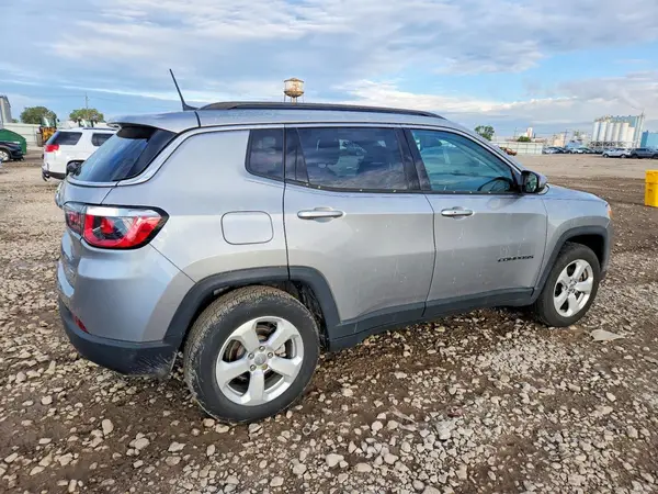 3C4NJCBB3JT502251 — 2018 Jeep Compass, фото 3 с аукциона Copart, Град