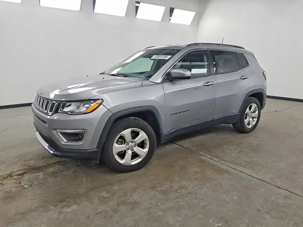 3C4NJCBB5JT193902 — 2018 Jeep Compass, Мелкие вмятины и царапины (Minor Dent/Scratches), фото до ремонта