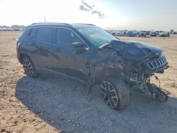 3C4NJDCBXJT355852 — 2018 Jeep Compass, фото 4 с аукциона Copart 08.10.2026, Передняя часть