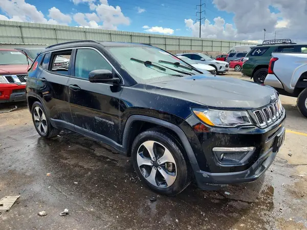 3C4NJCBB5JT271997 — 2018 Jeep Compass, фото 4 с аукциона Copart, Задняя часть