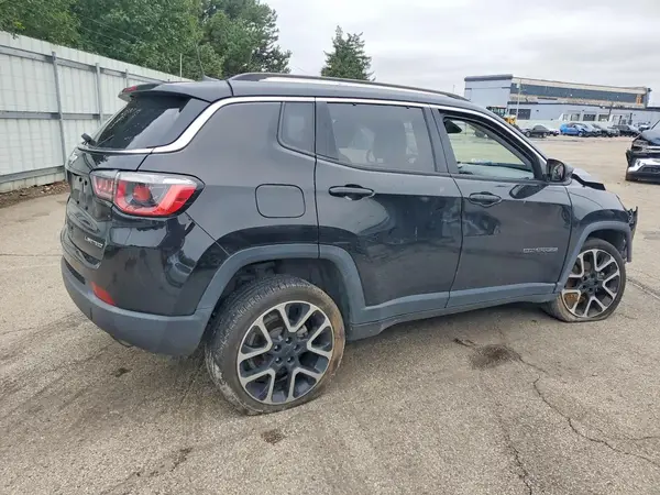 3C4NJDCB1JT298473 — 2018 Jeep Compass, фото 3 с аукциона Copart, Передняя часть