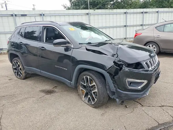 3C4NJDCB1JT298473 — 2018 Jeep Compass, фото 4 с аукциона Copart, Передняя часть