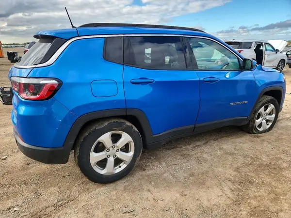 3C4NJDBB6JT139174 — 2018 Jeep Compass, фото 3 с аукциона Copart, Передняя часть