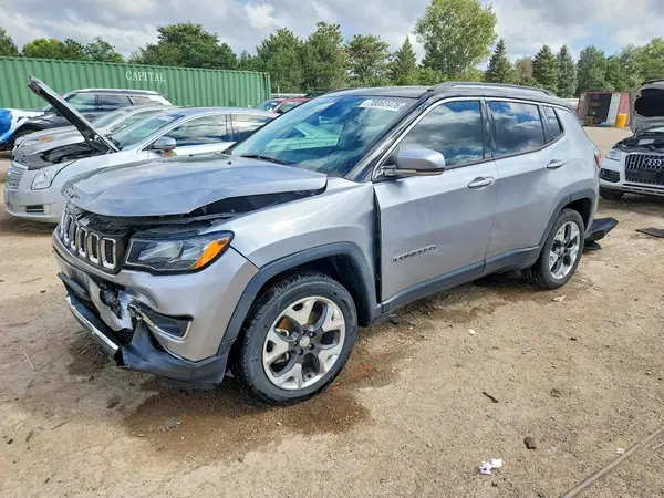 3C4NJDCB5JT437018 — 2018 Jeep Compass, Передняя часть (Front End), фото до ремонта