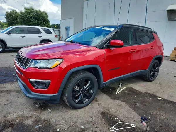 3C4NJCBB1JT324677 — 2018 Jeep Compass, Боковая часть (Side), фото до ремонта