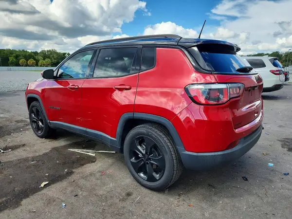 3C4NJCBB1JT324677 — 2018 Jeep Compass, фото 2 с аукциона Copart, Боковая часть