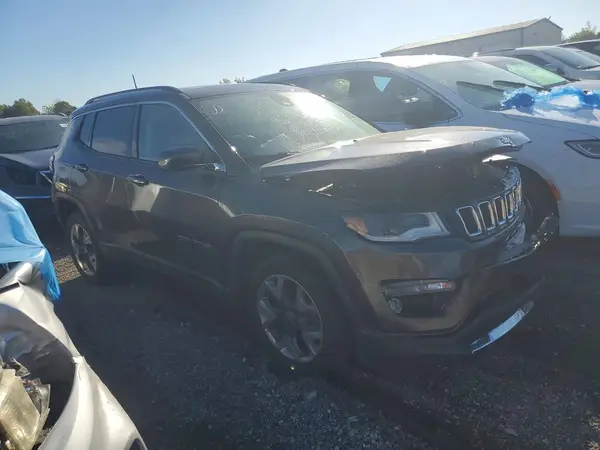 3C4NJCCB2JT204384 — 2018 Jeep Compass, фото 4 с аукциона Copart, Передняя часть