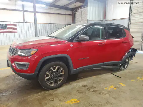 3C4NJDDBXJT373671 — 2018 Jeep Compass, Задняя часть, фото до ремонта
