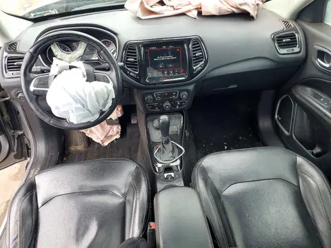 3C4NJDCB2JT298434 — 2018 Jeep Compass, фото 8 с аукциона Copart, Передняя часть