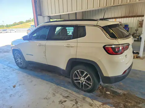 3C4NJCBB7KT769412 — 2019 Jeep Compass, фото 2 с аукциона Copart 30.09.2026, Пожар двигателя