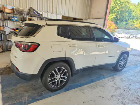 3C4NJCBB7KT769412 — 2019 Jeep Compass, фото 3 с аукциона Copart 30.09.2026, Пожар двигателя