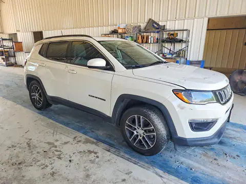 3C4NJCBB7KT769412 — 2019 Jeep Compass, фото 4 с аукциона Copart 30.09.2026, Пожар двигателя
