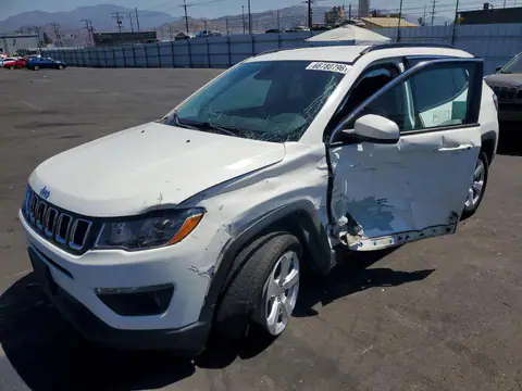 3C4NJCBB8KT844070 — 2019 Jeep Compass, Боковая часть (Side), фото до ремонта