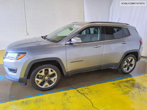 3C4NJCCB8KT819376 — 2019 Jeep Compass, Задняя часть, фото до ремонта